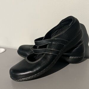 Clark’s bendables black Maryjane slip on shoes women’s 7.5